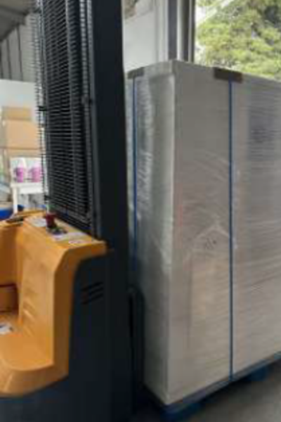 clarck machine transfering pallet